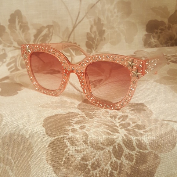 Pink oversized sunglasses with stars and crystals - Picture 8 of 8